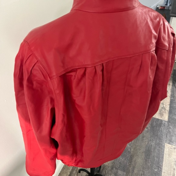 *RARE* 80’s, Bally of Switzerland, (made in Italy) cherry red leather short coat - Picture 3 of 10